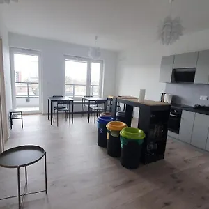 https://pokoje-oszmiaska.warsawhotelspoland.com