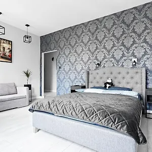 https://quiet-apartment-koscielna-old-town.warsawhotelspoland.com